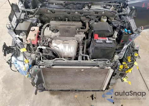 2017 Toyota Rav4 Le z USA, uszkodzony, nr VIN JTMBFREV8HD215517